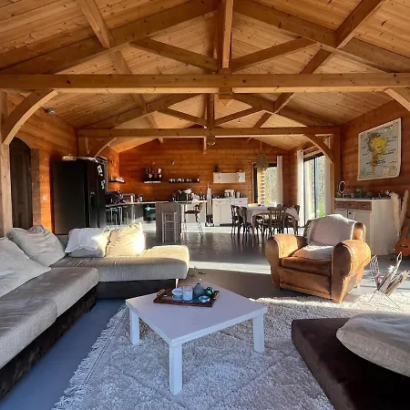 La Maison Des Bois